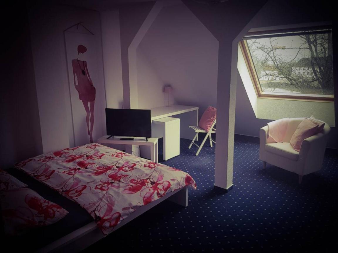 Private Apartment *