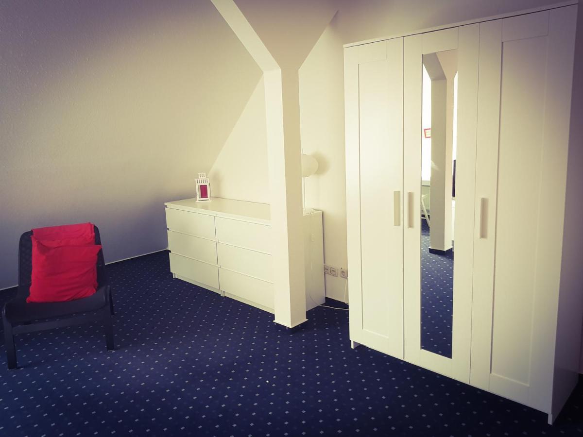 Private Apartment *